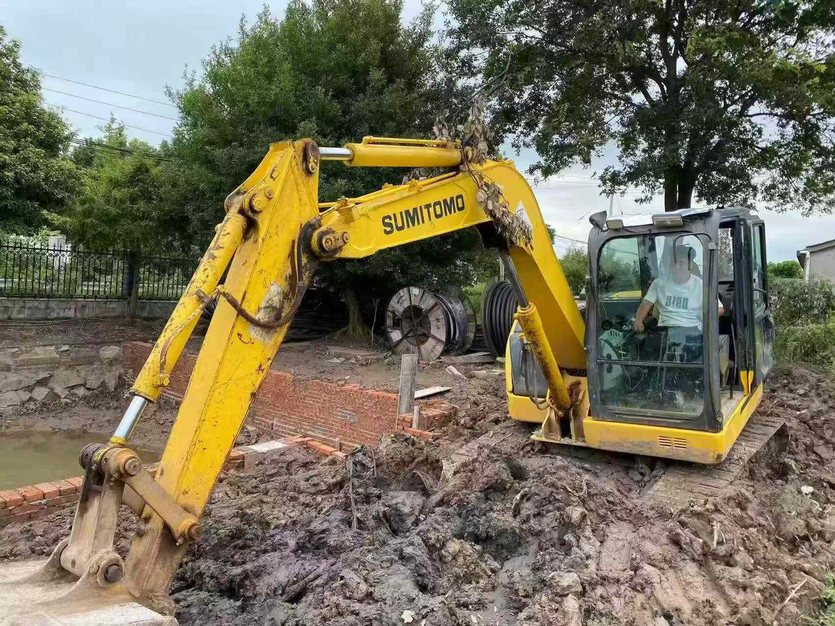 Buy Sumitomo SH80-6 Used Excavator / 4