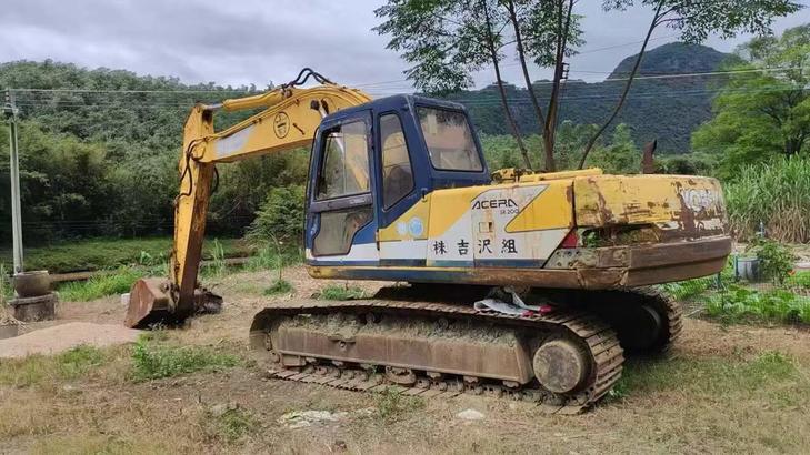 Buy Kobelco SK200-3 Used Excavator / 1