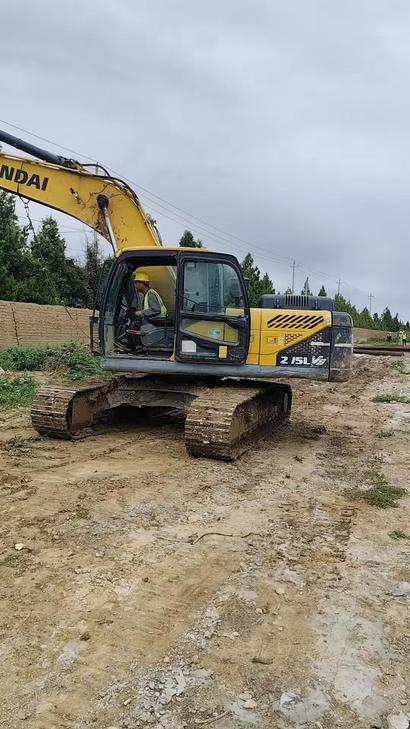 Buy Hyundai R225-7 Used Excavator / 1