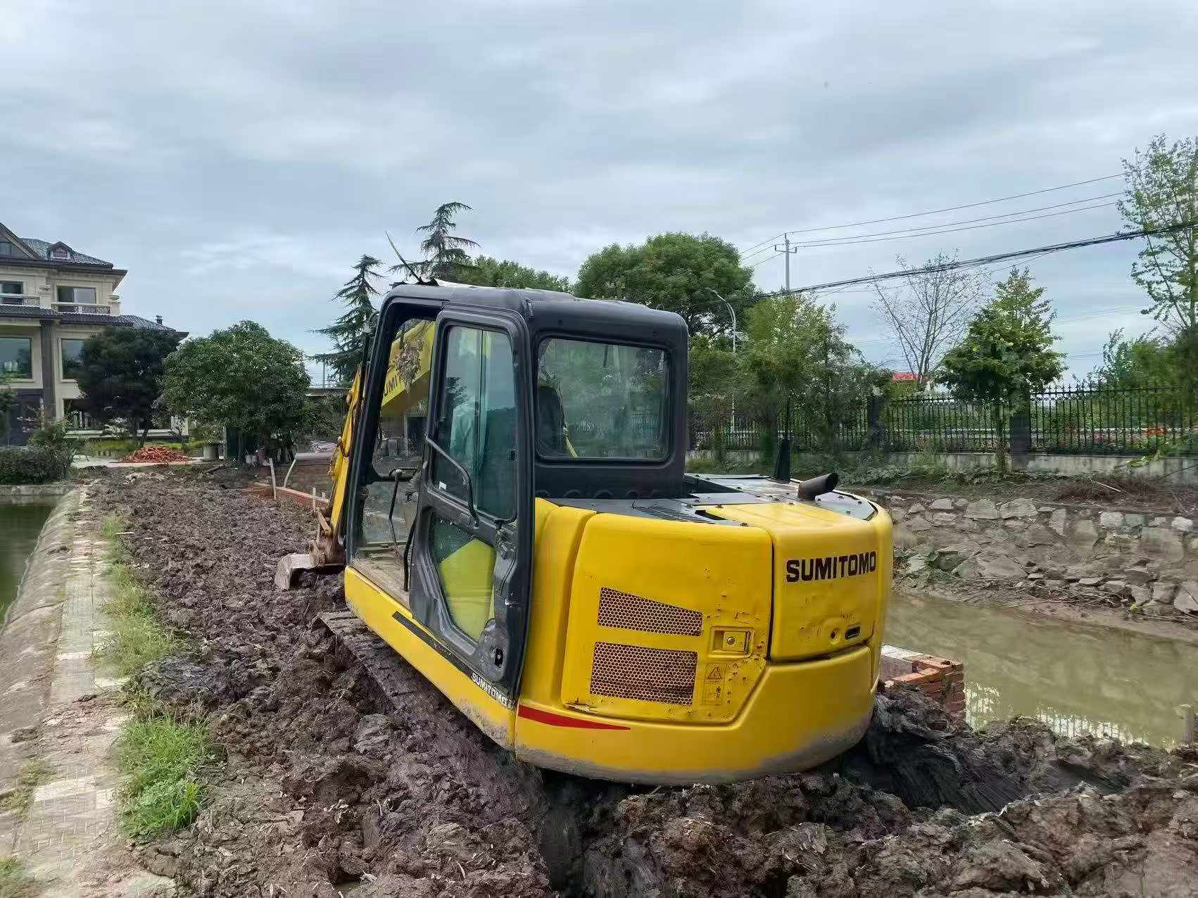 Buy Sumitomo SH80-6 Used Excavator / 3