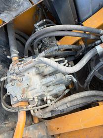 Buy Kato HD820R Used Excavator / 5 Buy Kato HD820R Used Excavator / 5