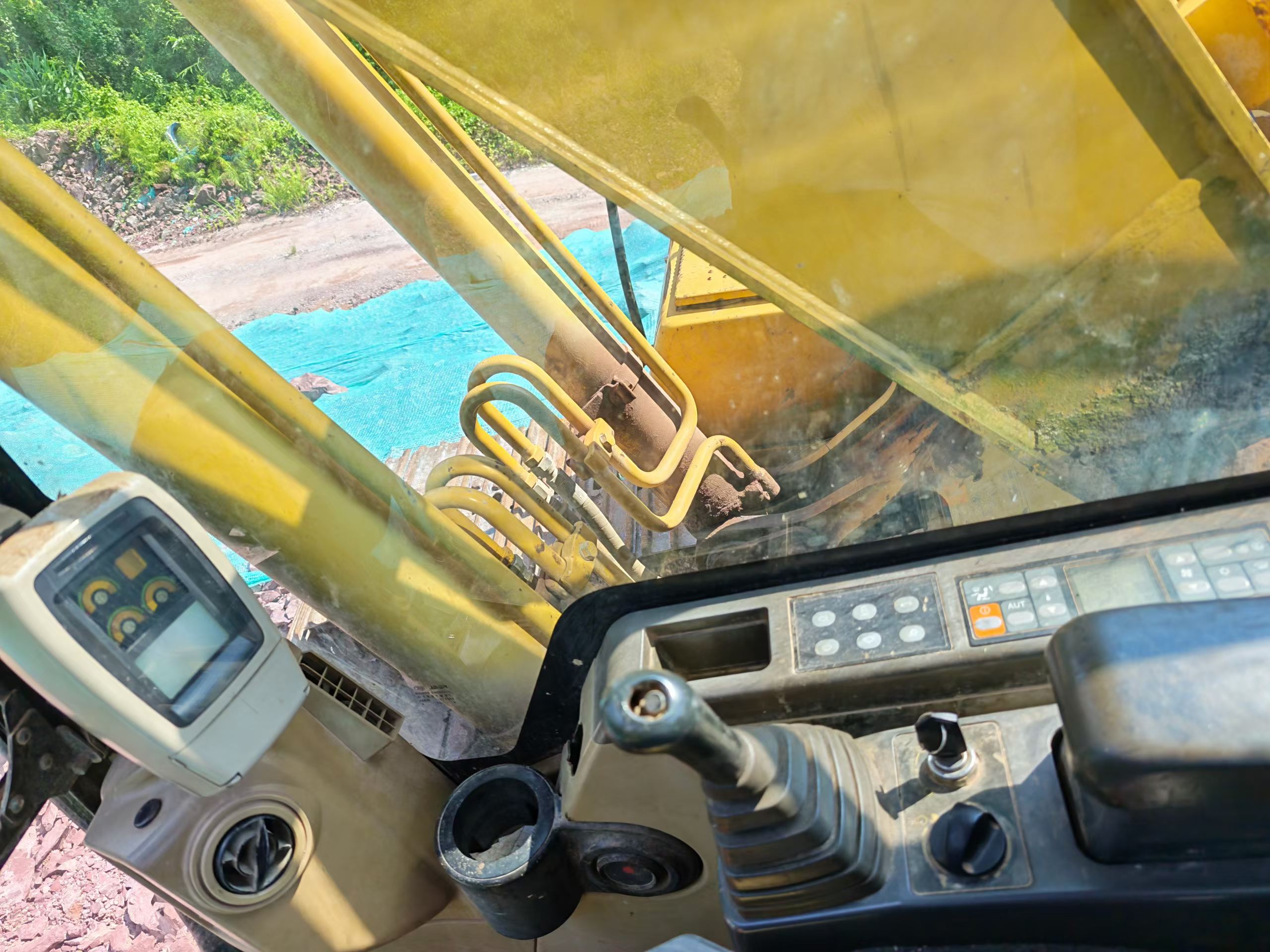 Buy Caterpillar 320C Used Excavator / 5