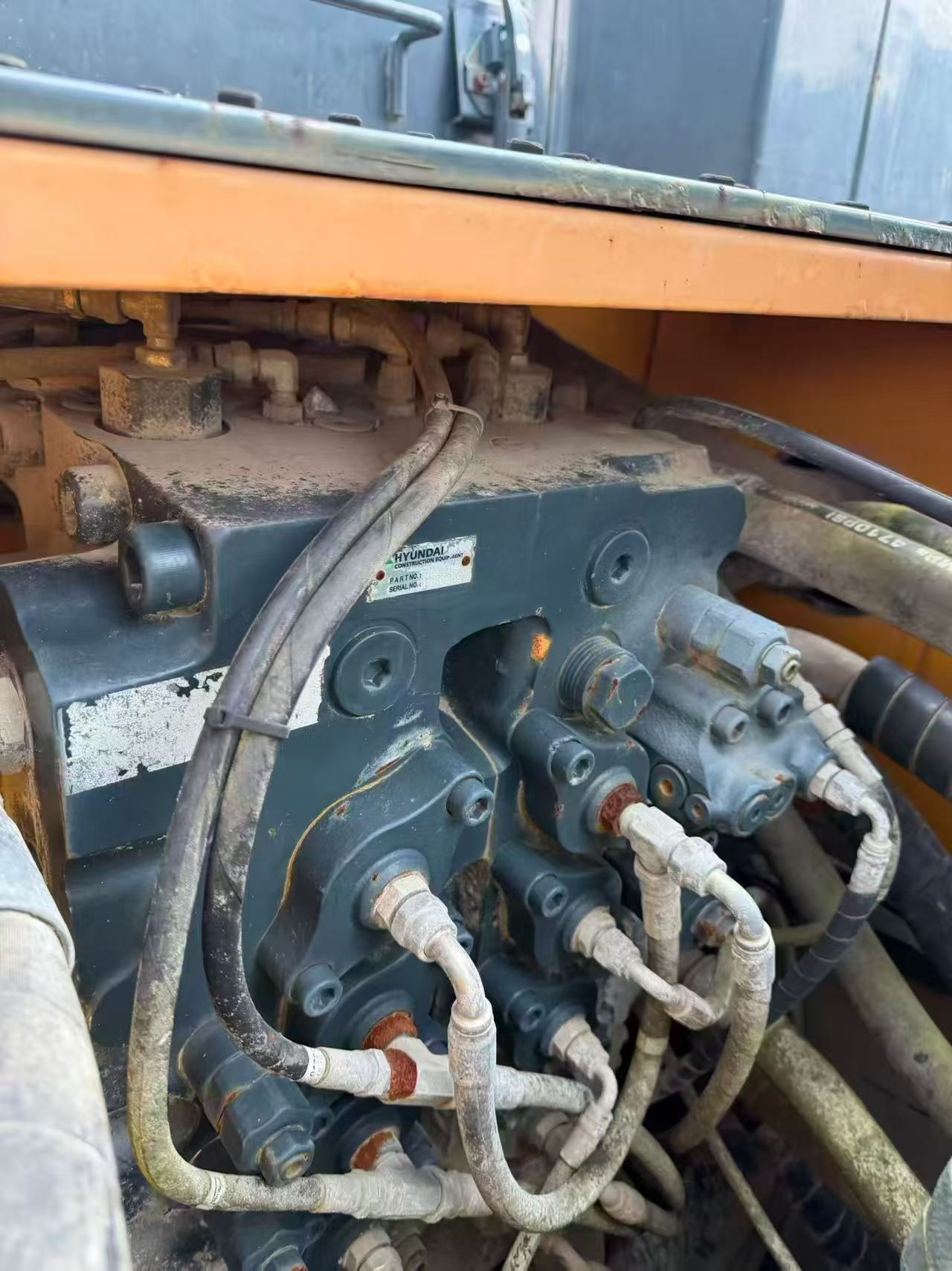 Buy Hyundai R385LVS Used Excavator / 4