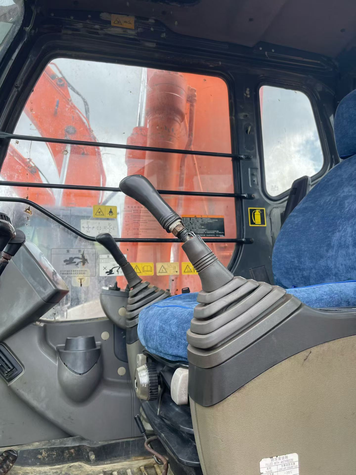 Buy Hitachi ZX200-3G Used Excavator / 7