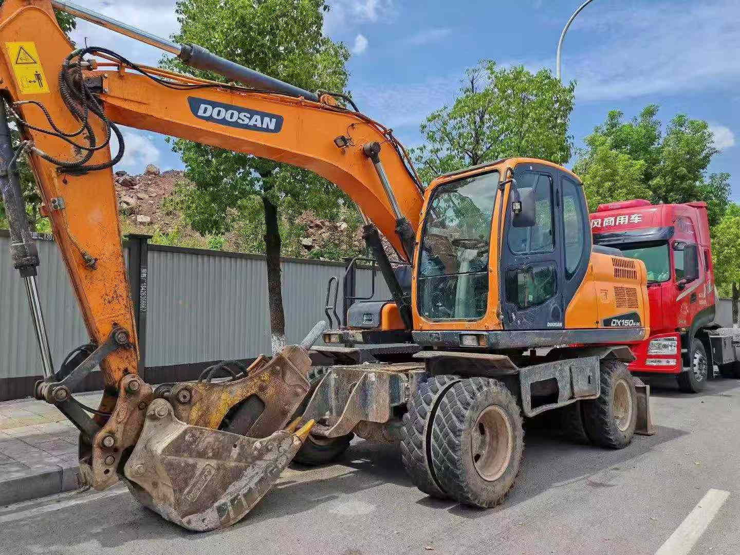 Buy Doosan DH150 Used Excavator / 2