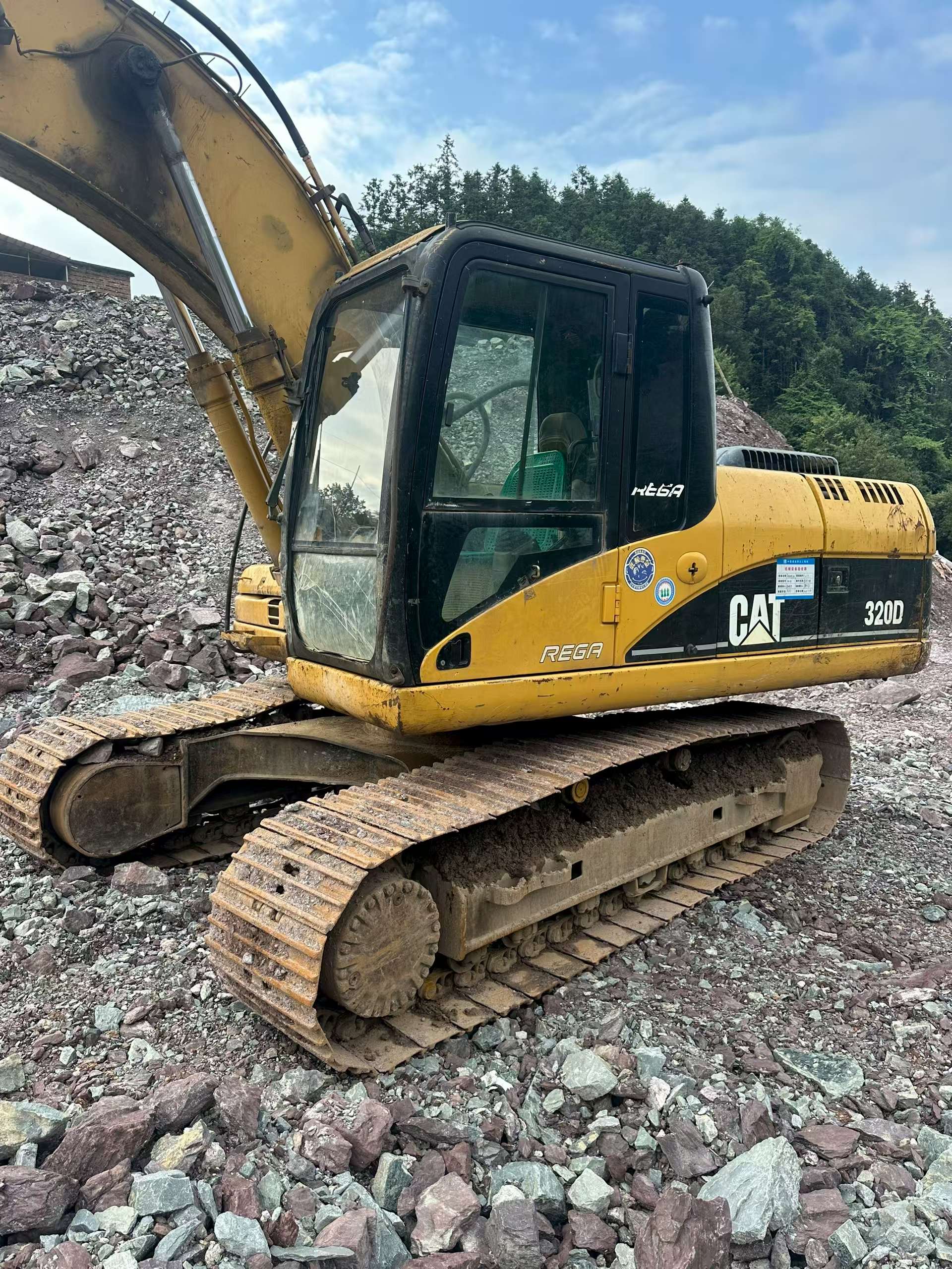 Buy Caterpillar 320D Used Excavator / 2