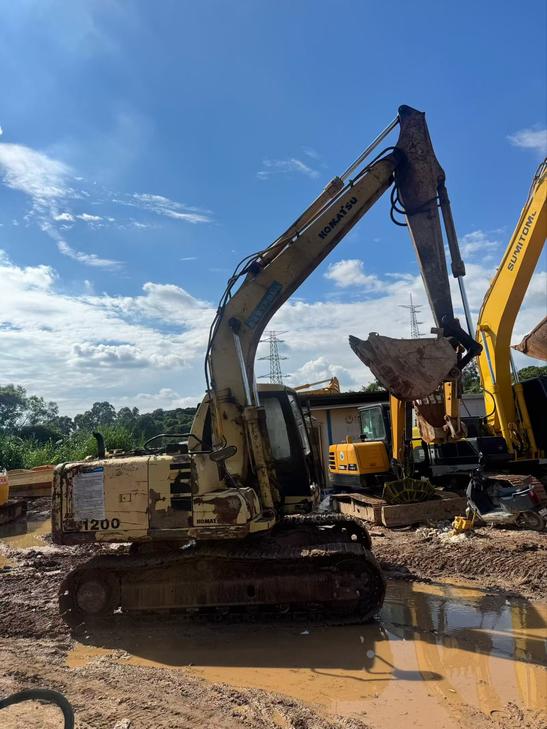 Buy Komatsu PC120-6 Used Excavator / 1