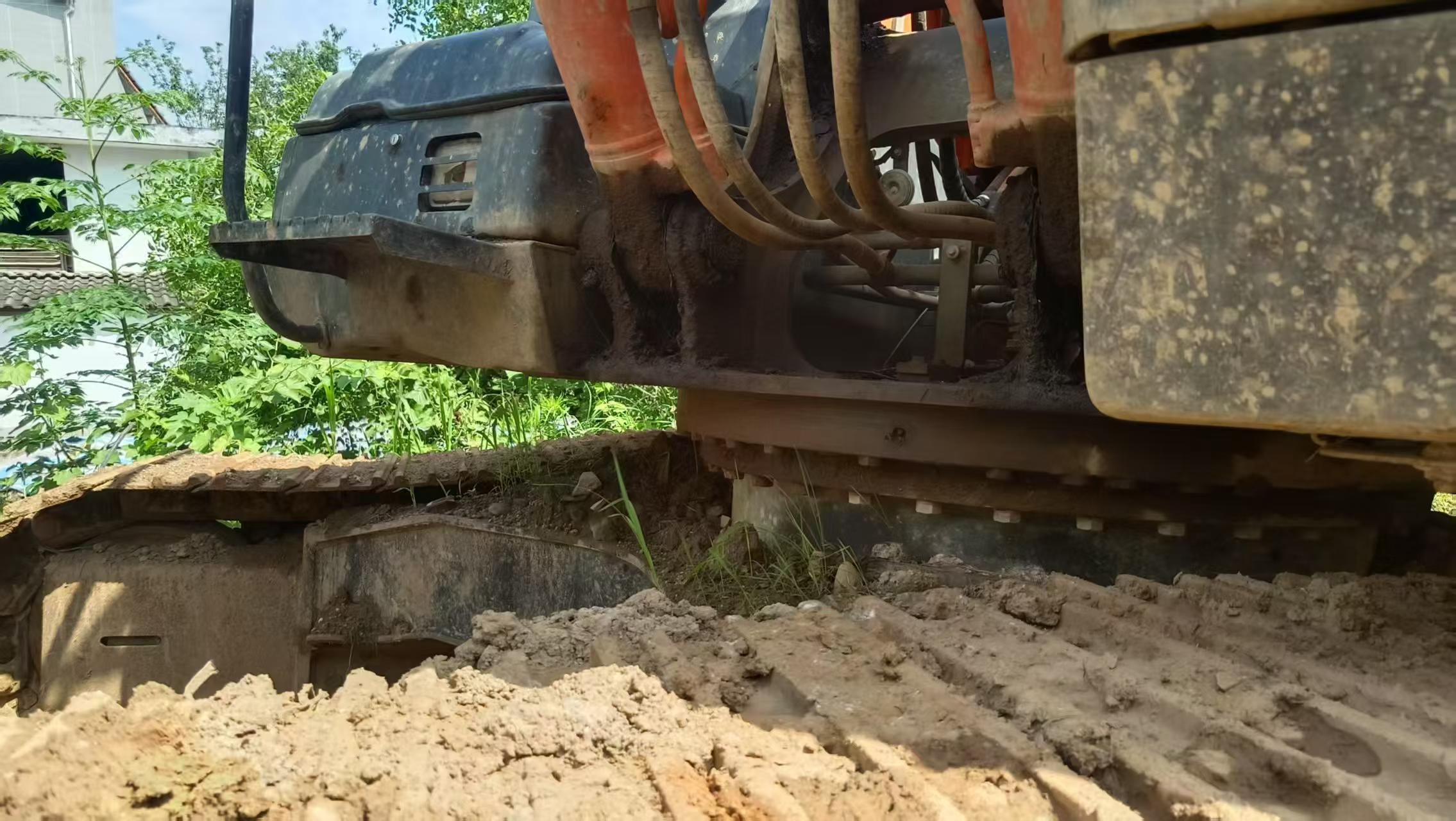 Buy Hitachi ZH200-5B Used Excavator / 7