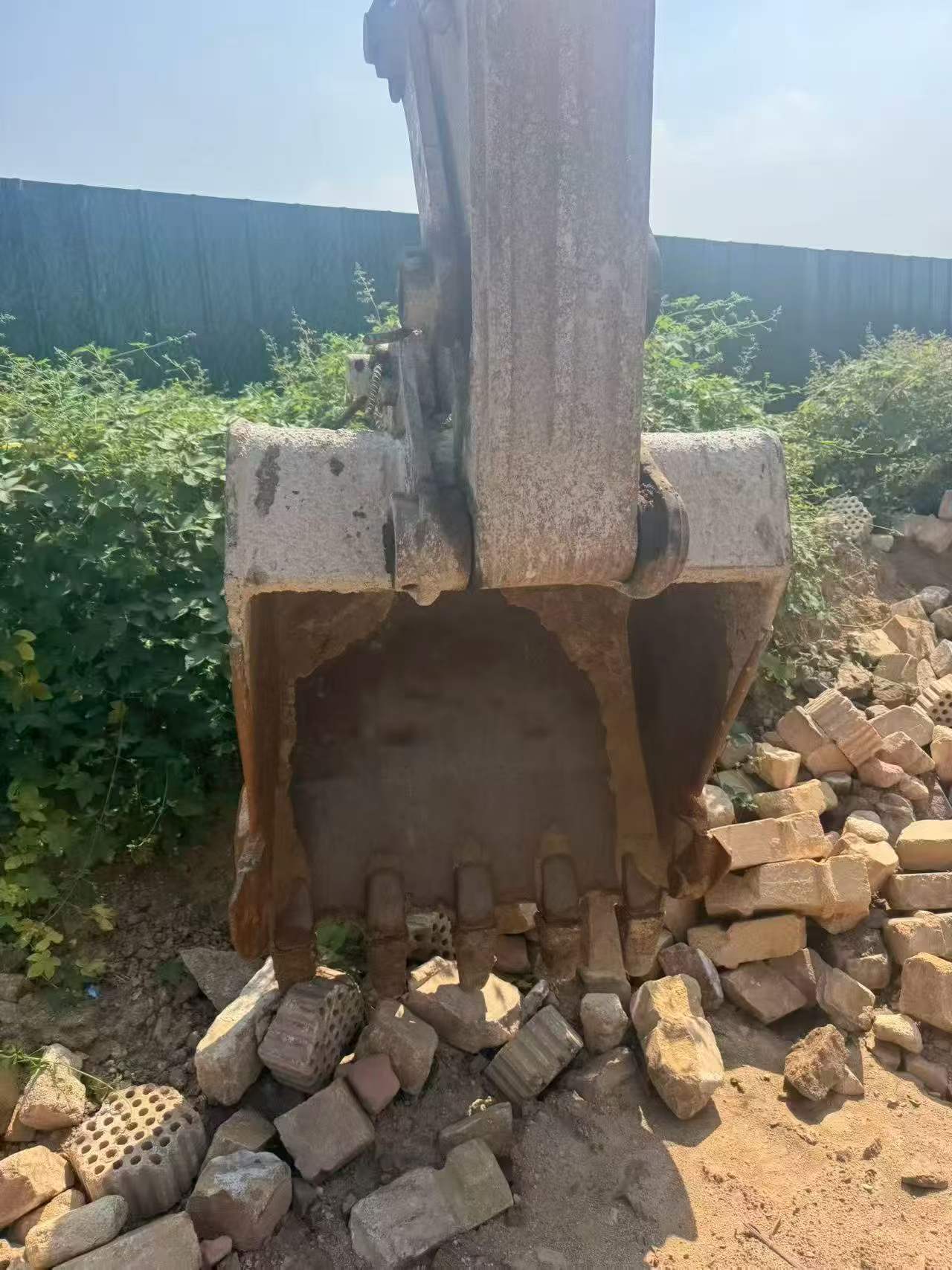 Buy Hyundai R130W Used Excavator / 4