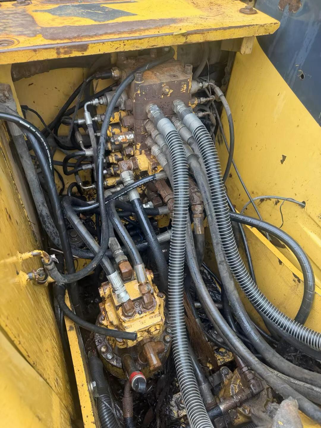 Buy Komatsu PC130-7 Used Excavator / 5