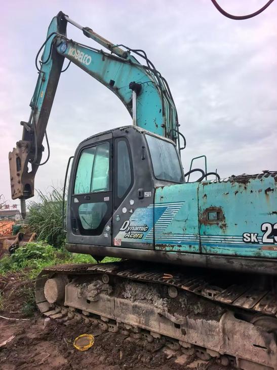 Buy Kobelco SK200 Used Excavator / 1