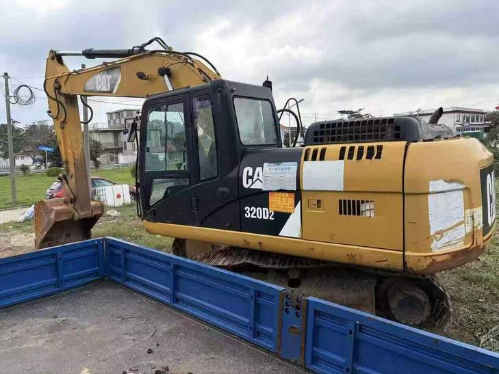 Buy Caterpillar 320D Used Excavator / 1