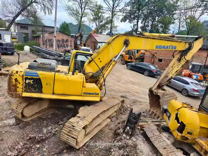 Buy Komatsu PC240-6 Used Excavator / 1