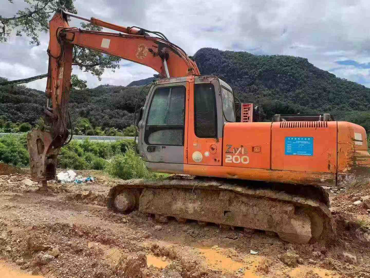 Buy Hitachi EX200 Used Excavator / 3