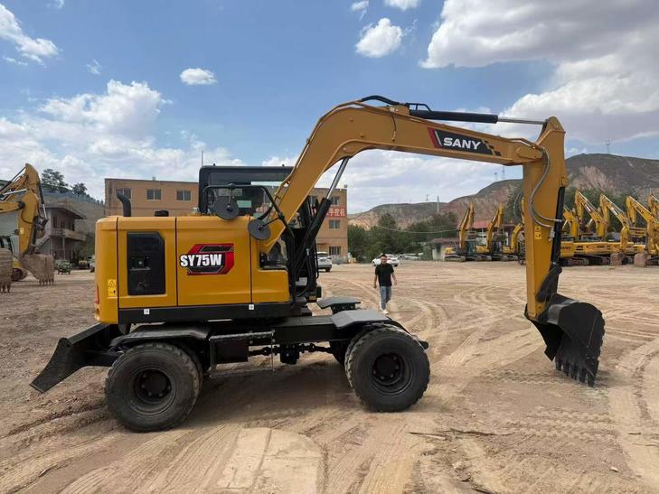 Buy Sany SY75 Used Excavator / 1