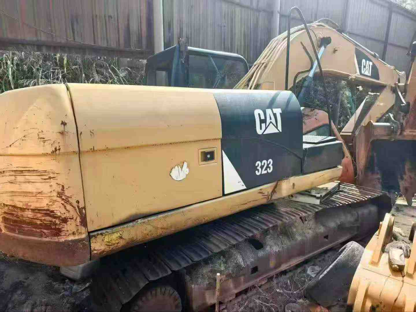 Buy Caterpillar 323 Used Excavator / 2