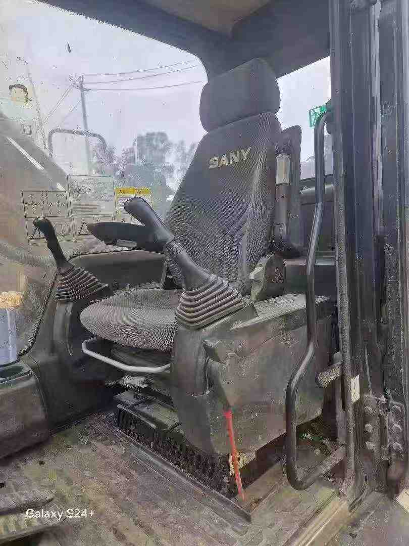 Buy Sany SY245H Used Excavator / 9