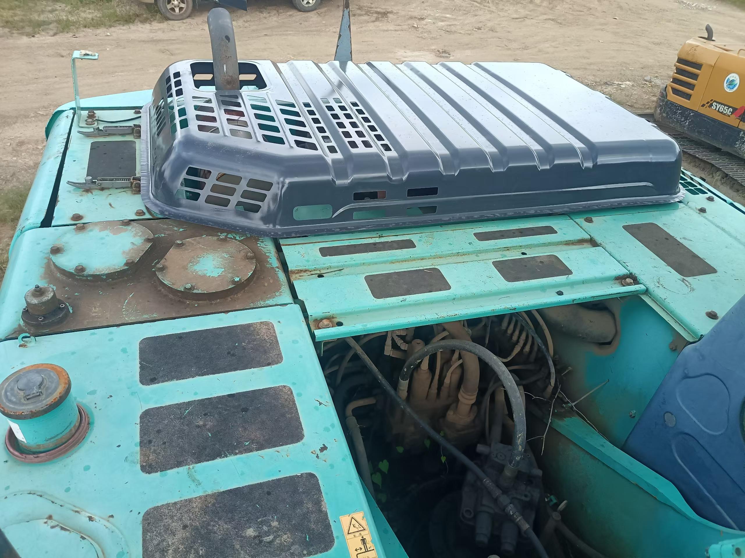 Buy Kobelco SK200-2 Used Excavator / 9