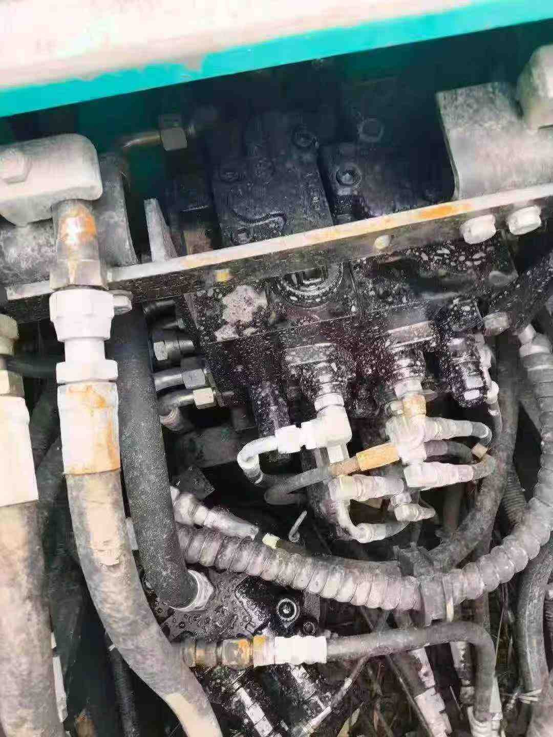 Buy Kobelco SK130 Used Excavator / 4