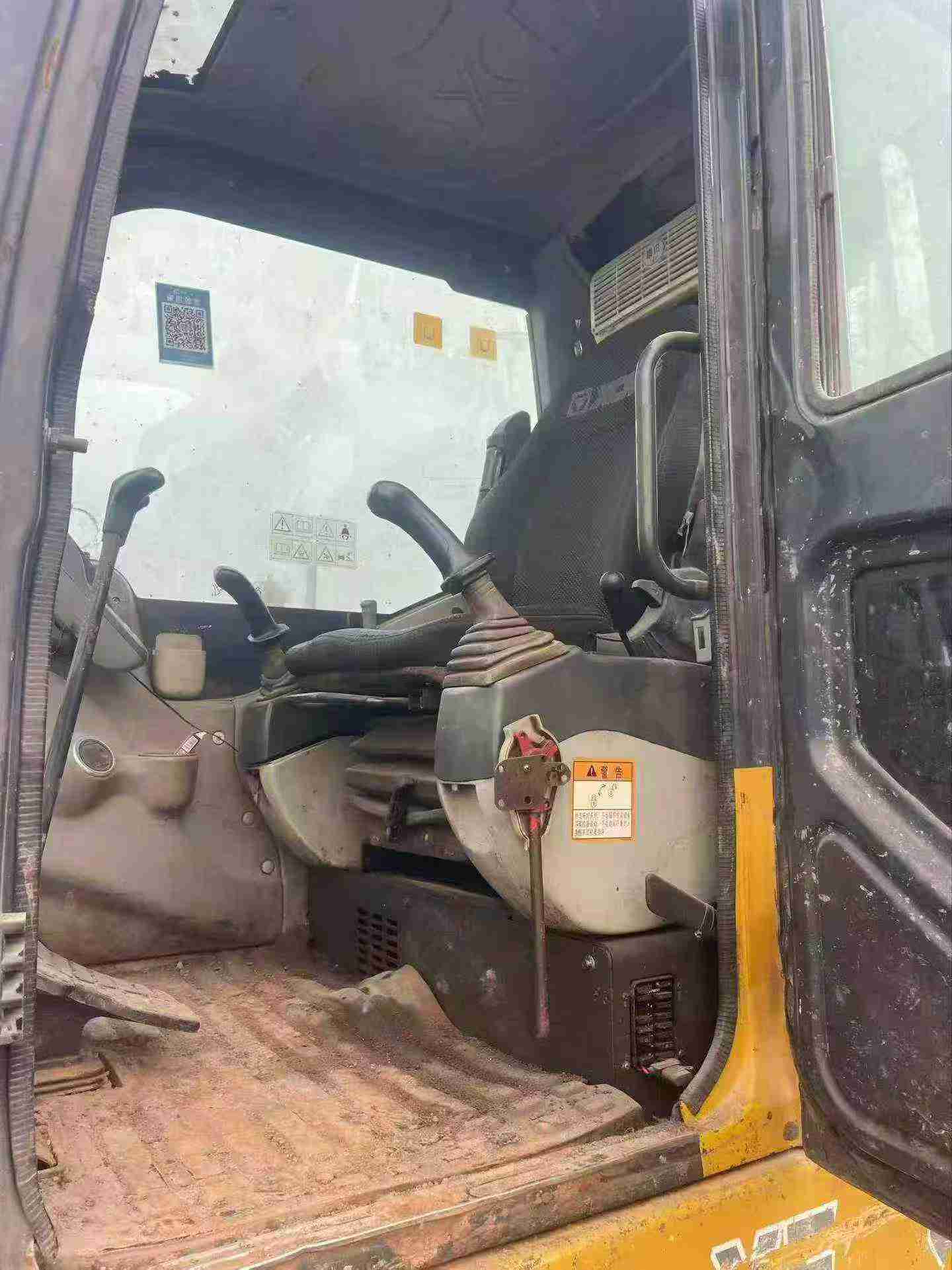 Buy XCMG LW60G Used Excavator / 3