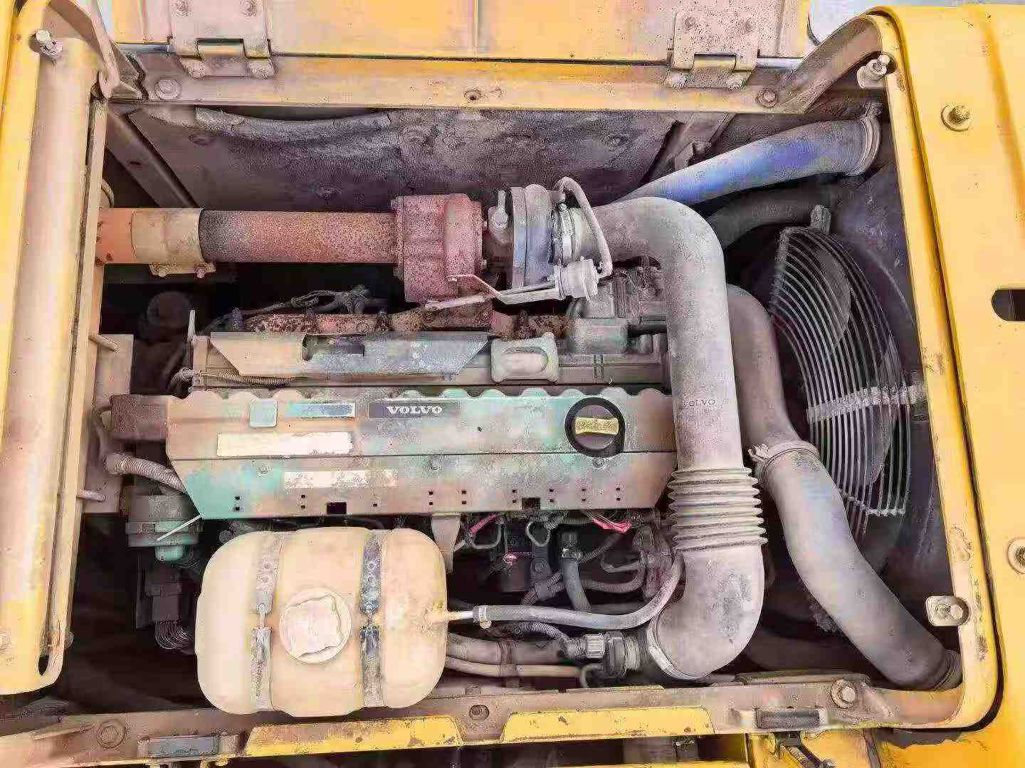 Buy Volvo EC210B Used Excavator / 3