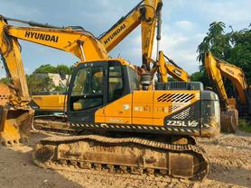 Buy Hyundai R225-7 Used Excavator / 3 Buy Hyundai R225-7 Used Excavator / 3
