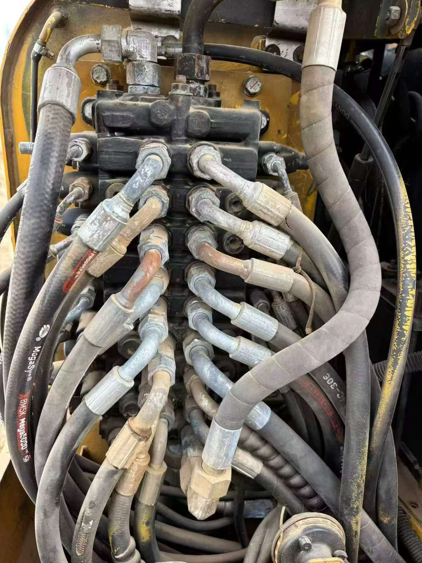 Buy XCMG LW60G Used Excavator / 9