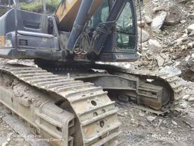 Buy XCMG LW400K Used Excavator / 4 Buy XCMG LW400K Used Excavator / 4