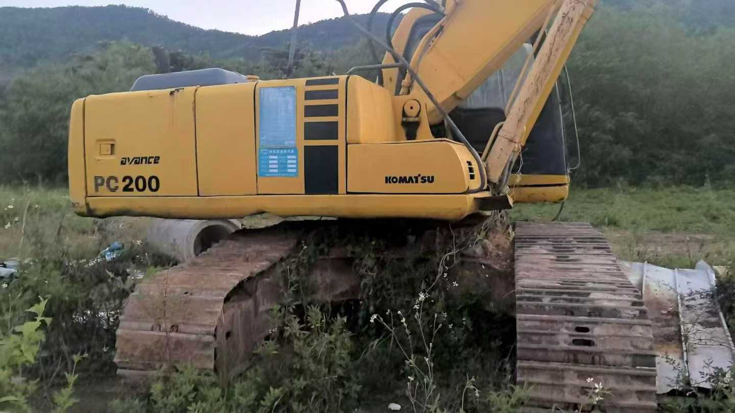 Buy Komatsu PC200-6 Used Excavator / 2
