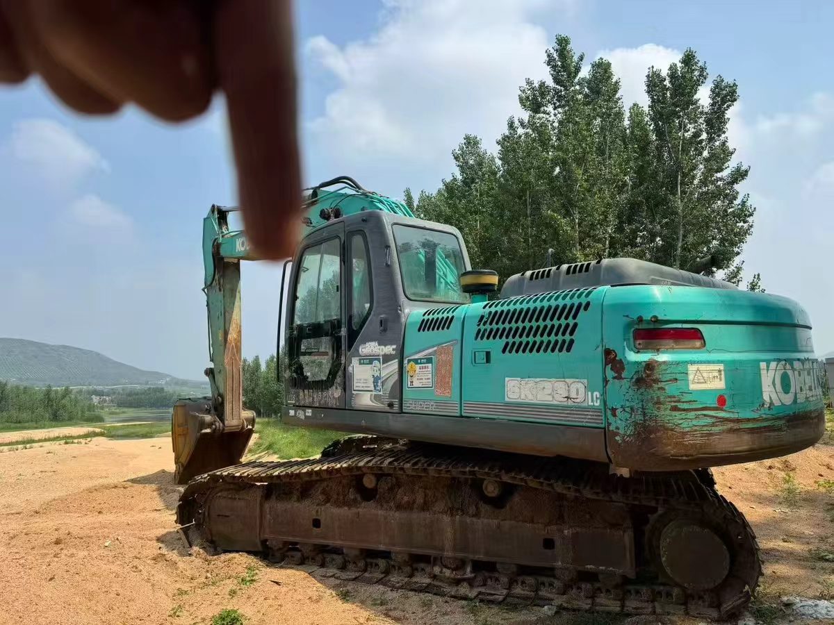 Buy Kobelco SK210 Used Excavator / 2