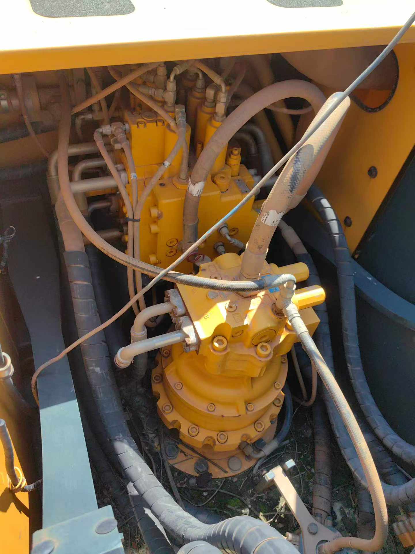 Buy Hyundai R215VS Used Excavator / 4
