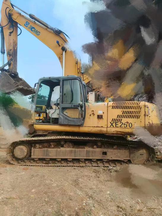 Buy XCMG XE260 Used Excavator / 1