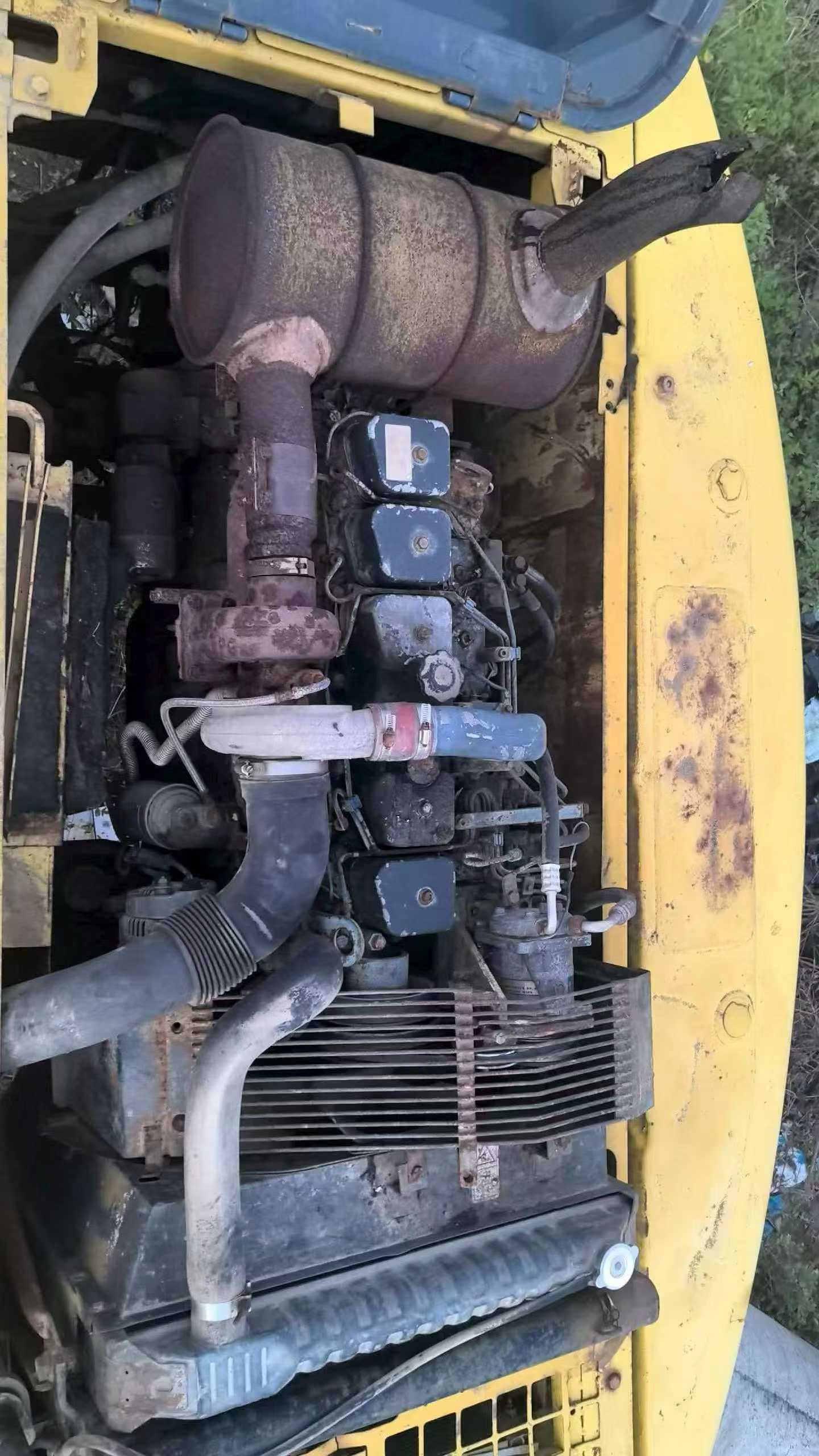Buy Komatsu PC200-6 Used Excavator / 4