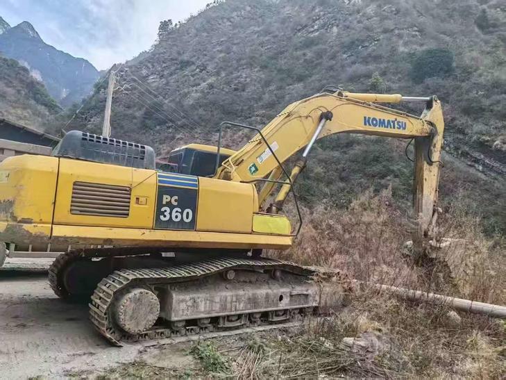 Buy Komatsu PC300-7 Used Excavator / 1
