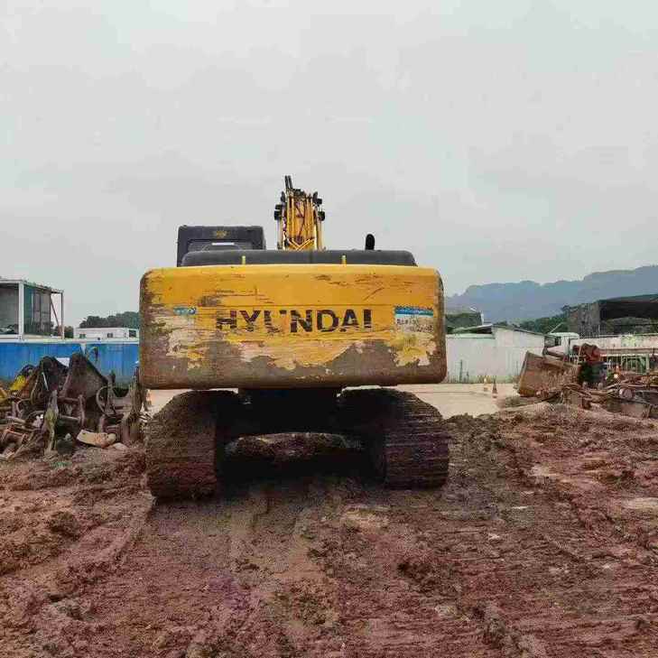 Buy Hyundai R215-7 Used Excavator / 1