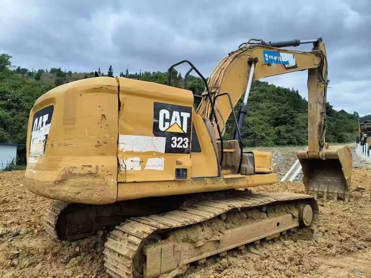 Buy Caterpillar 323 Used Excavator / 1