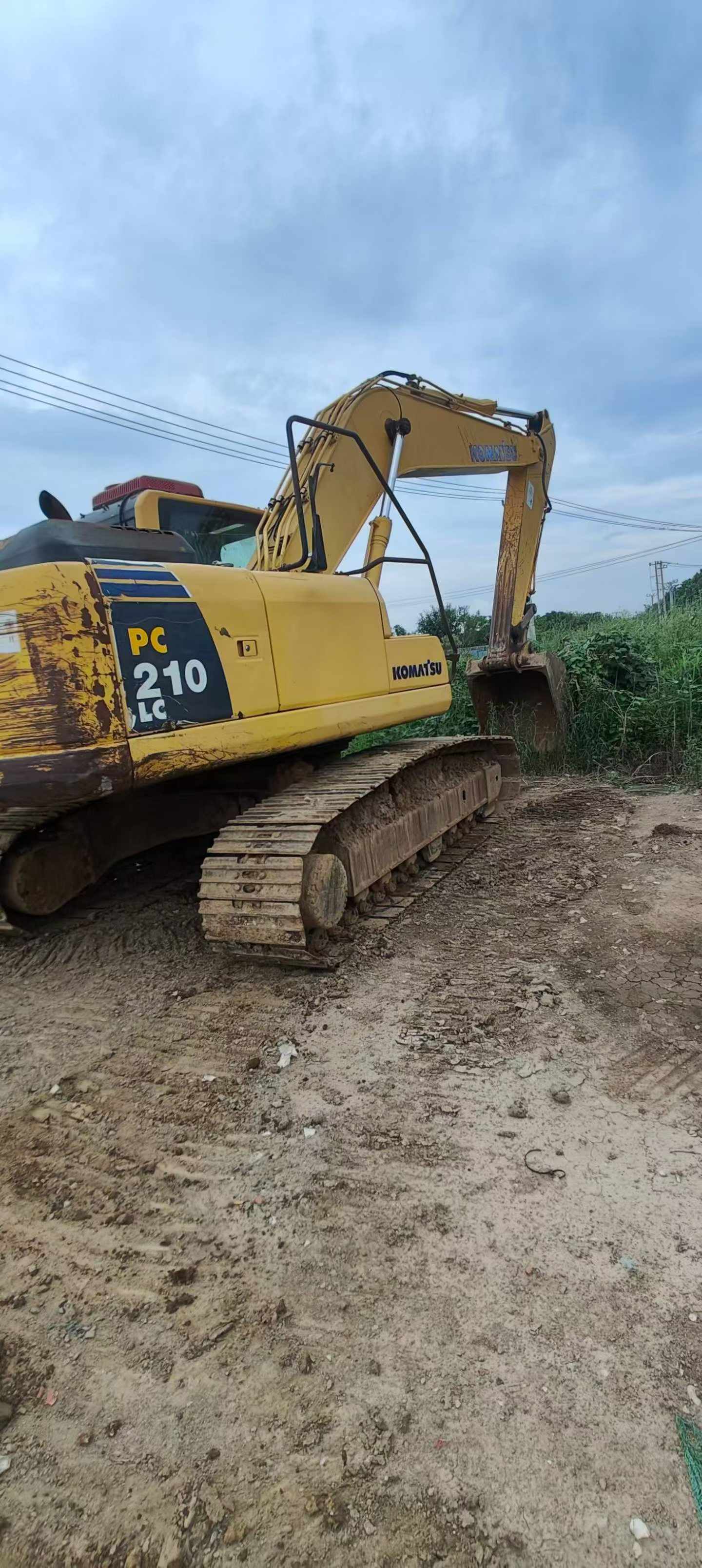 Buy Komatsu PC200-8 Used Excavator / 2