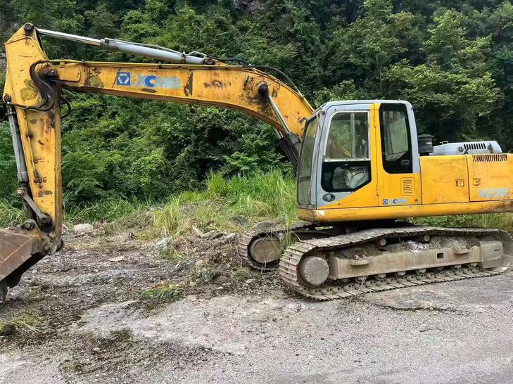 Buy XCMG XE215 Used Excavator / 1