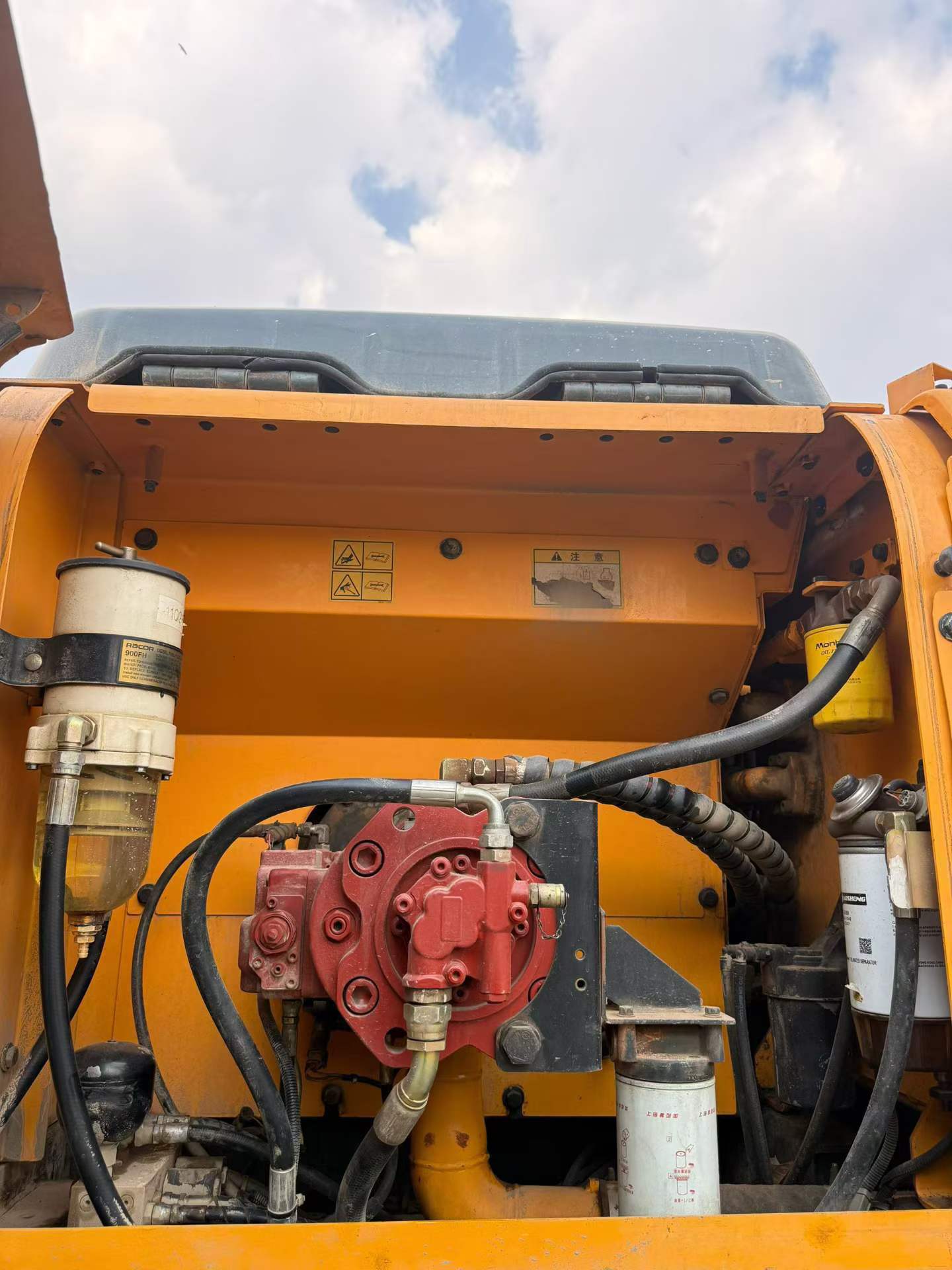 Buy Hyundai R215VS Used Excavator / 5