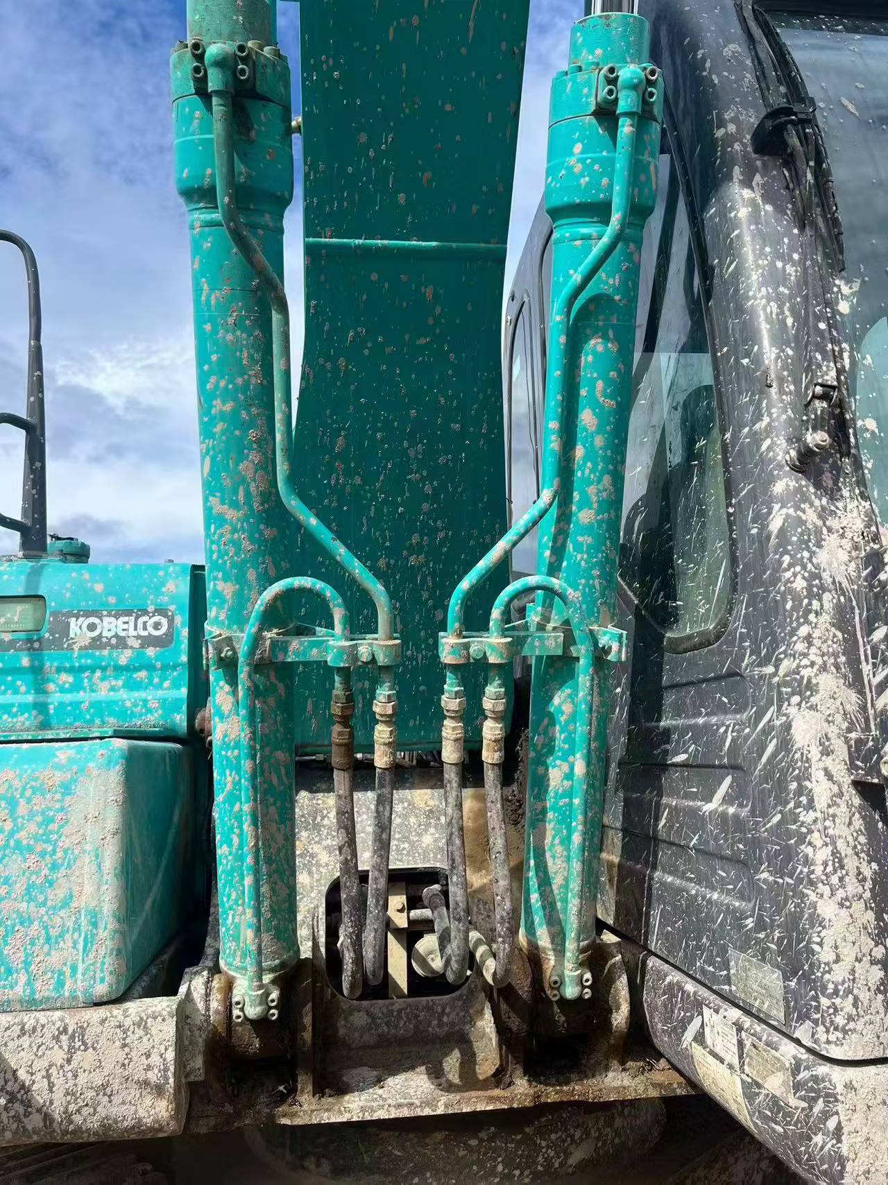 Buy Kobelco SK130 Used Excavator / 8