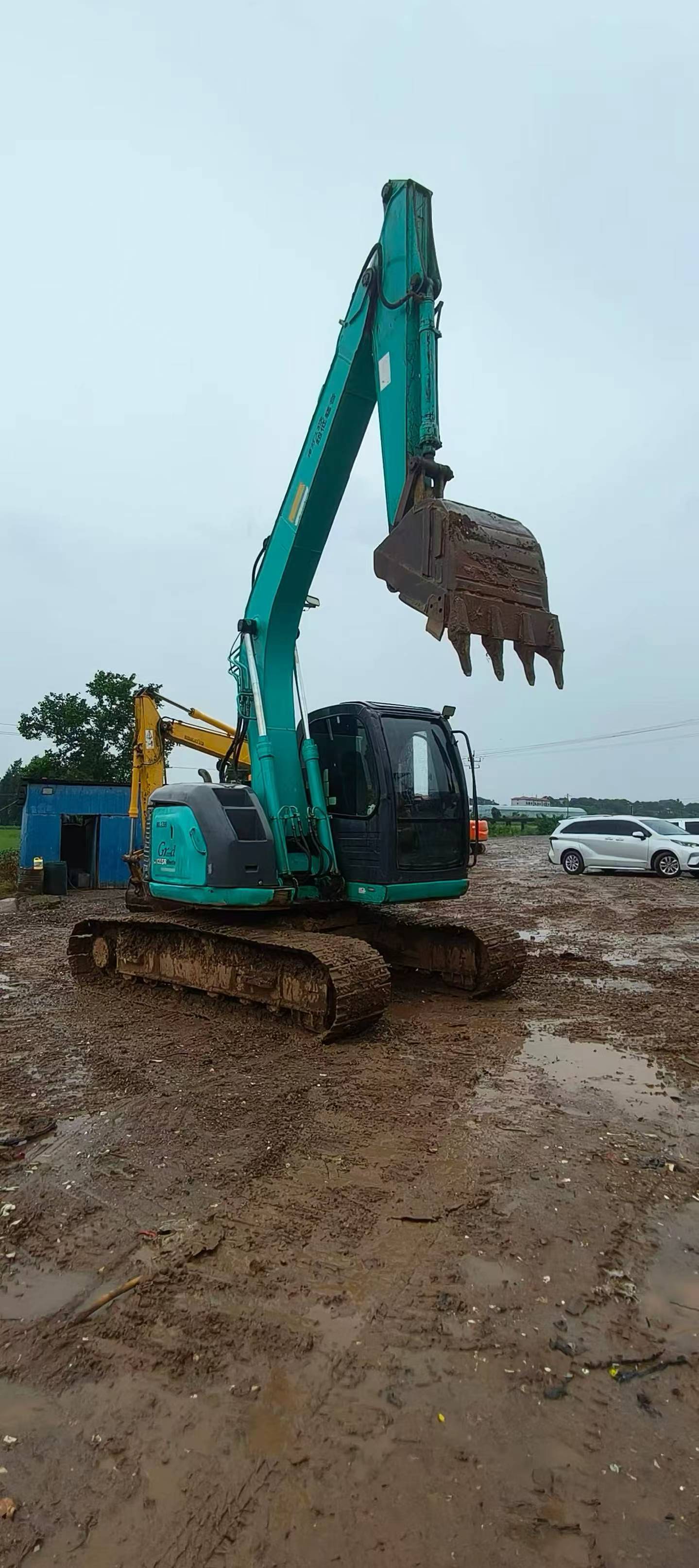 Buy Kobelco SK135 Used Excavator / 3