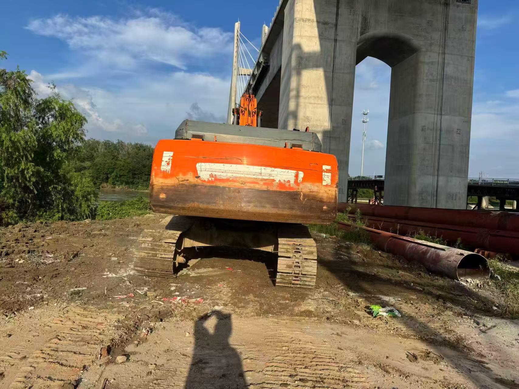Buy Doosan DH215-7 Used Excavator / 5