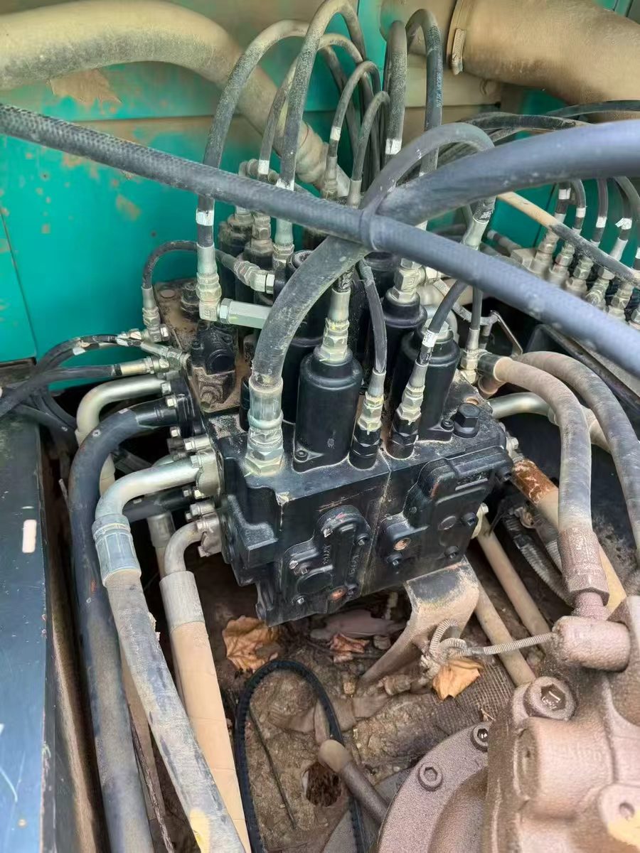 Buy Kobelco SK210 Used Excavator / 7