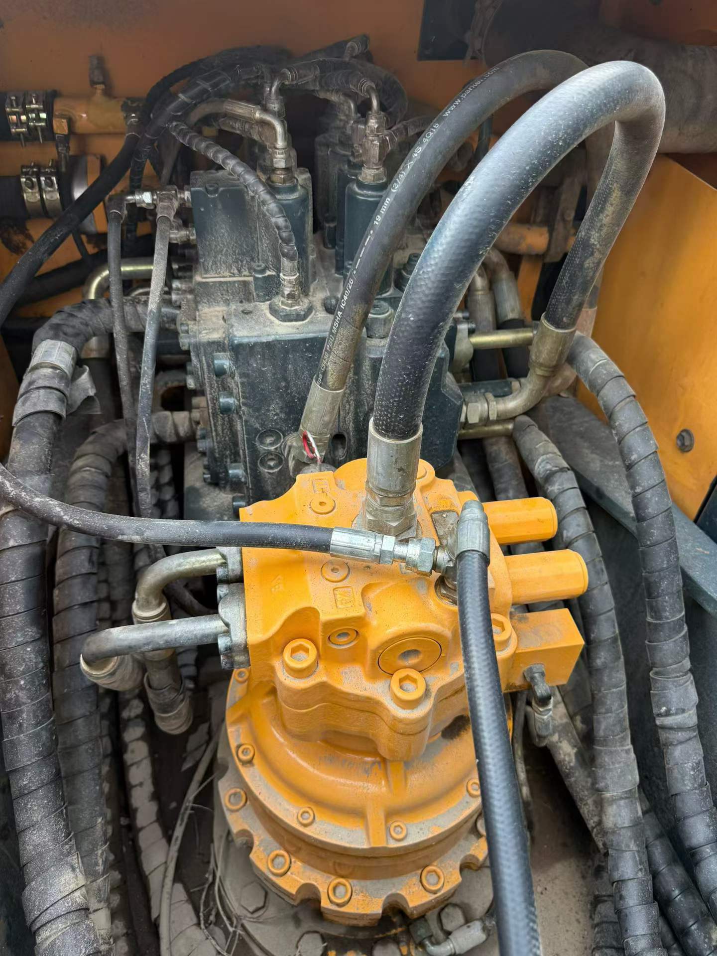 Buy Hyundai R215VS Used Excavator / 4