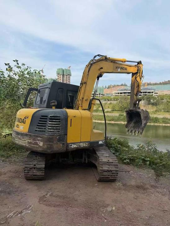 Buy Hyundai R80G Used Excavator / 1