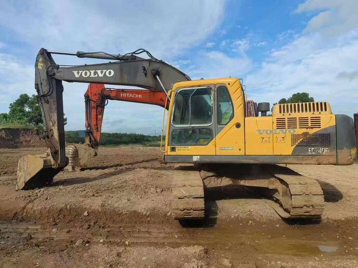 Buy Volvo EC210B Used Excavator / 1