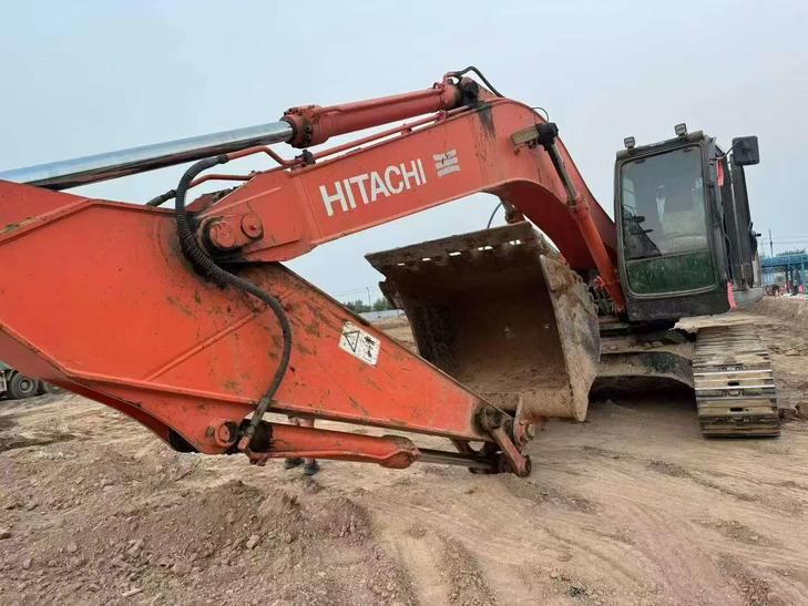 Buy Hitachi ZX240 Used Excavator / 1
