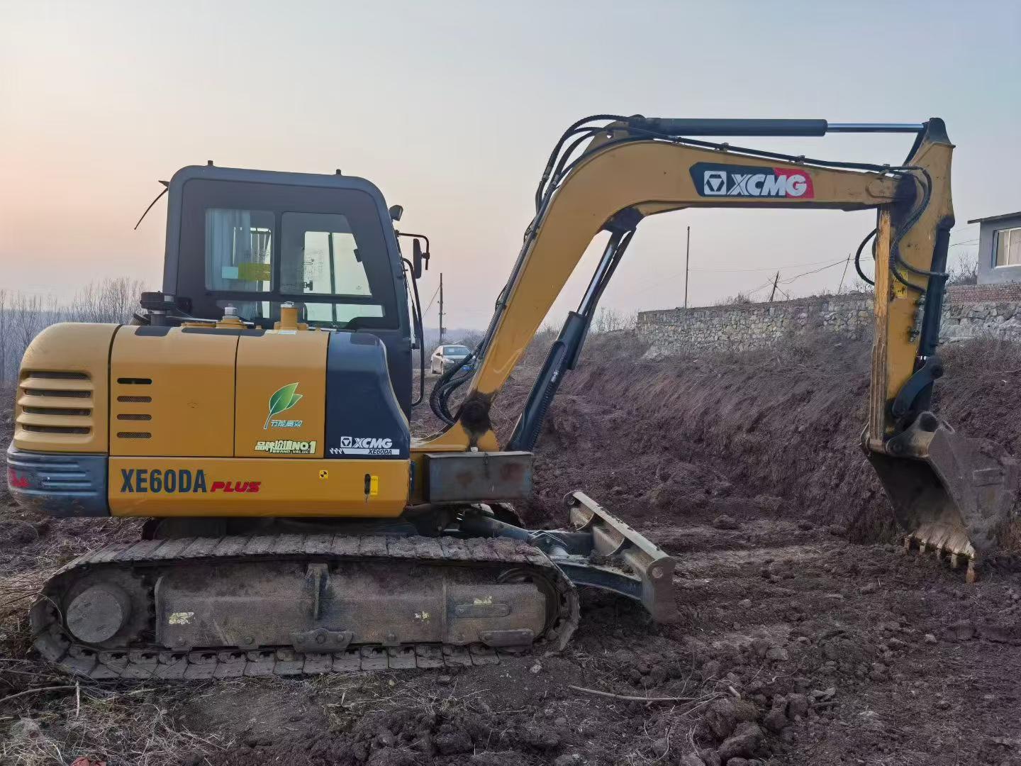 Buy XCMG LW60G Used Excavator / 2