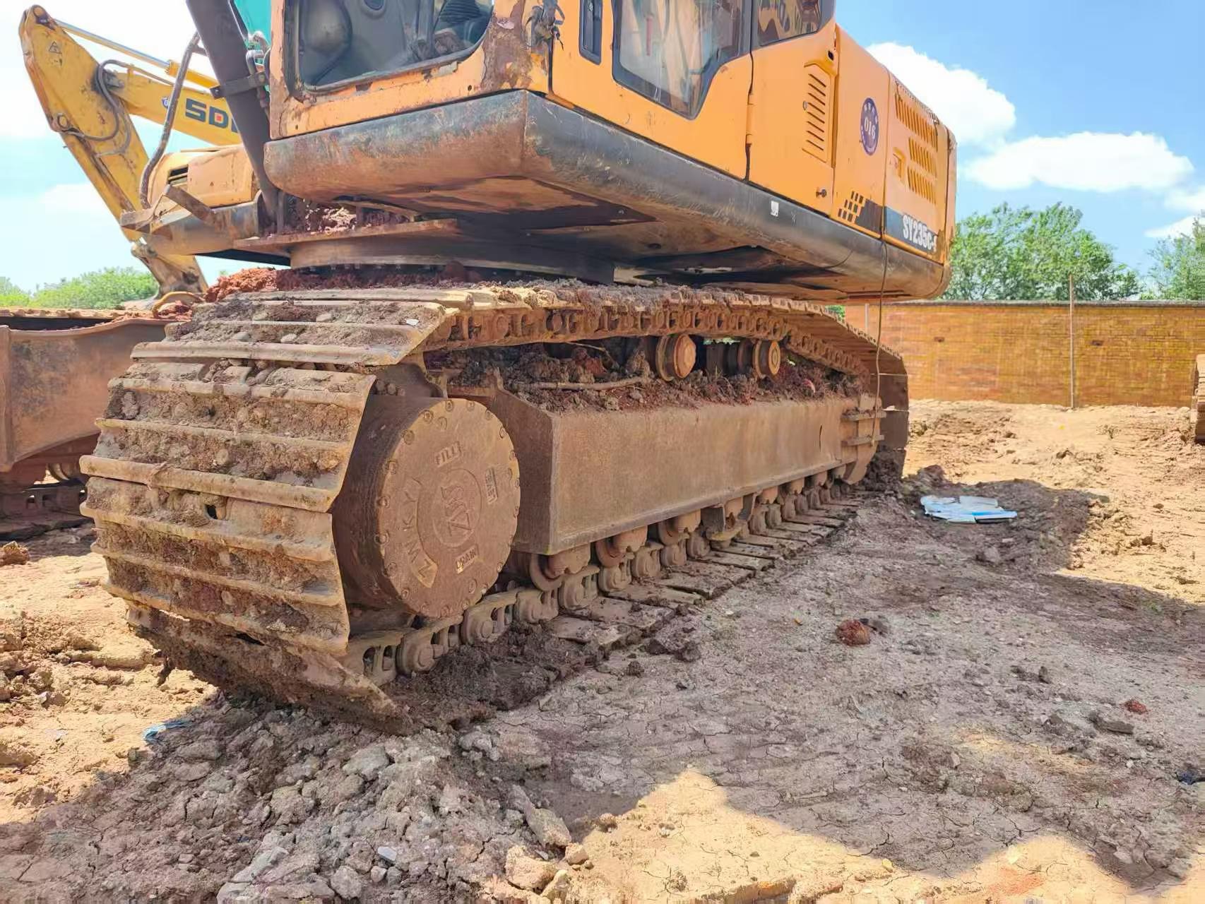 Buy Sany SY235C Used Excavator / 3