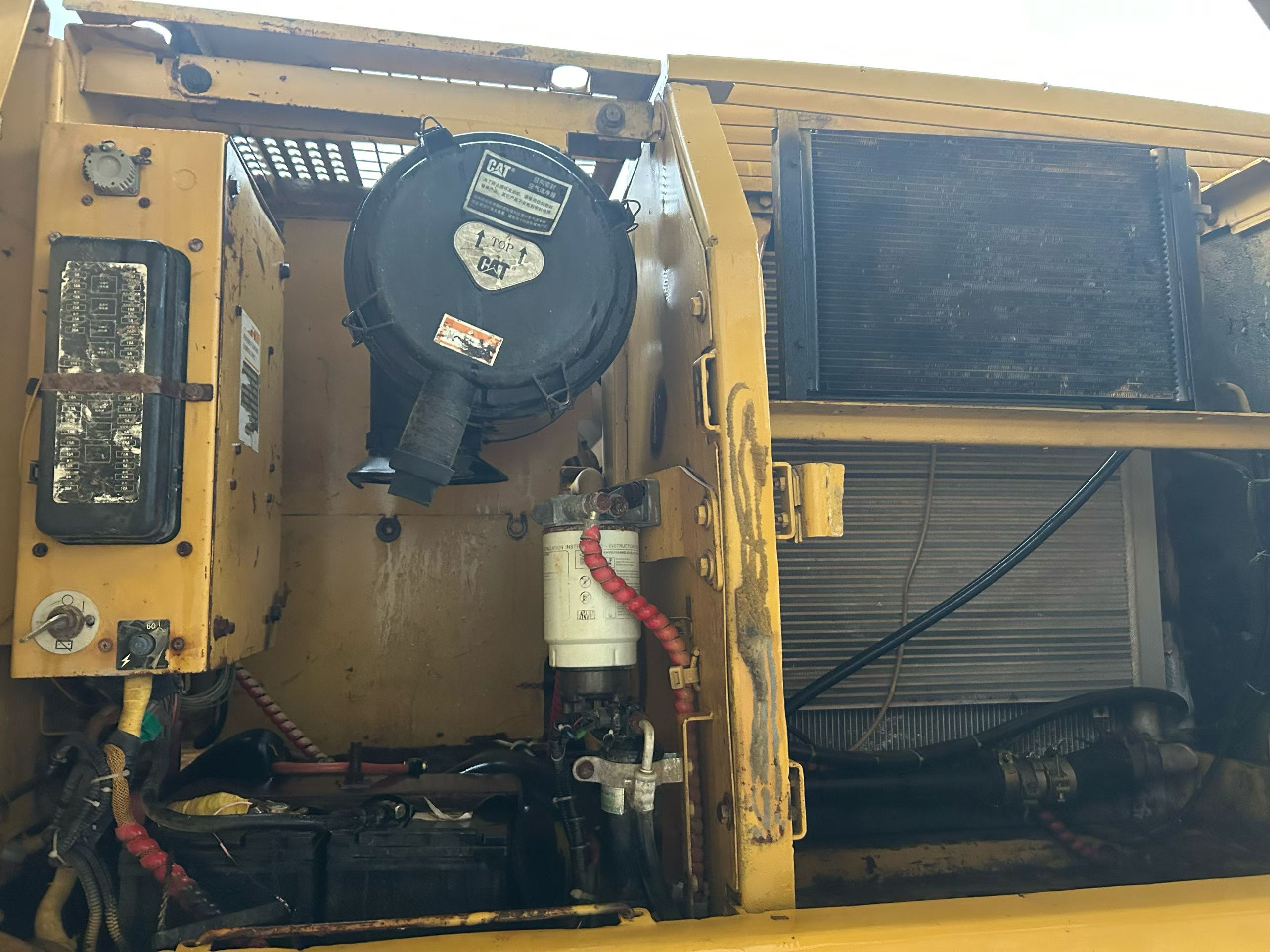 Buy Caterpillar 320C Used Excavator / 8
